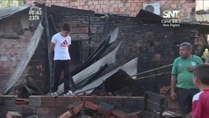 Incendio en la Chacarita: Varias familias perdieron todo - SNT