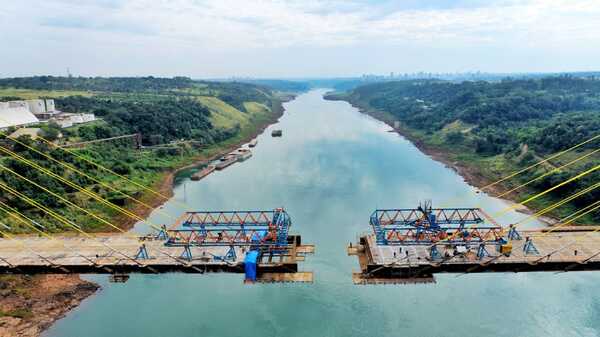 Puente de la Integración, financiado por ITAIPU, fue diseñado para cubrir requerimientos del tránsito actual y futuro