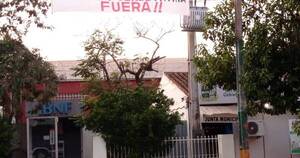 La Nación / “Hugo Velázquez bandido, vende patria”, el caluroso recibimiento al colorado en Ypané
