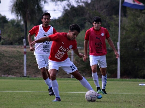 La Albirroja Sub 20 cerró actividades - APF