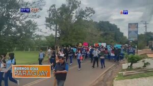 Padres y alumnos exigen un director para colegio de Caraguatay