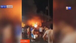 Incendio destruyó varias viviendas en la Chacarita | Noticias Paraguay