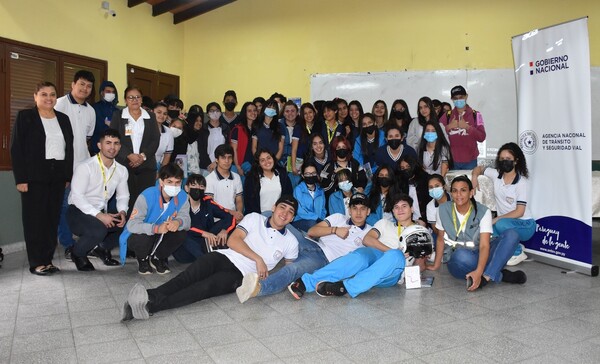 Capacitan a alumnos acerca de la importancia de la Seguridad Vial