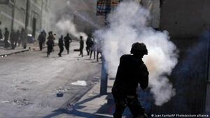 Choques callejeros en La Paz entre policías y cocaleros
