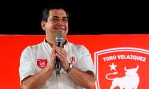 Pobre Toro: Velázquez figura en lista de ex obreros de Itaipú que pretenden millonaria compensación
