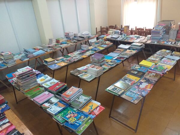 Más de 1.200 libros fueron donados para colegios y escuelas subvencionadas de Itapúa