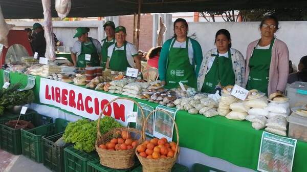 Productores de 11 distritos de San Pedro generaron más de G 100 millones de ingresos en feria