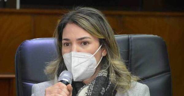 La Nación / IPS asegura estar al día en pagos mensuales de permisos por maternidad
