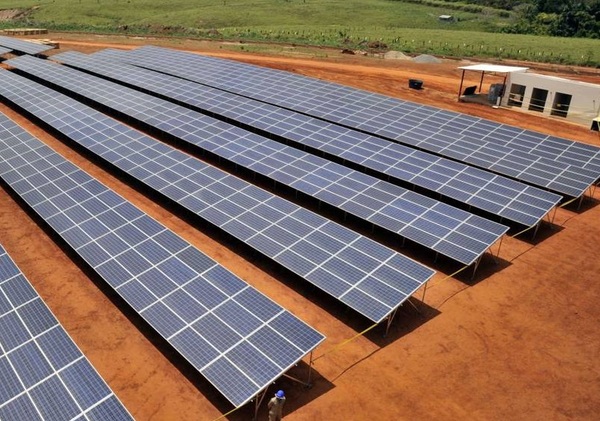 LA ANDE FIRMA CONTRATO PARA CONSTRUIR LA PRIMERA PLANTA DE ENERGÍA SOLAR EN EL CHACO