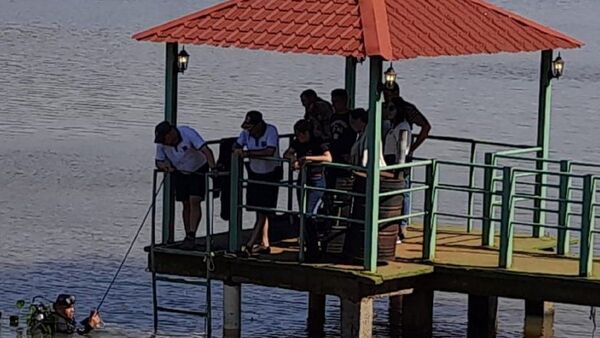 Equipo de buceo ingresó a muelle de la quinta de Zulma Gómez