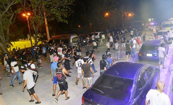 Condenan a 9 años a barras bravas tras brutal pelea en la SND que dejó un muerto - Megacadena — Últimas Noticias de Paraguay