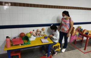 Cardiocirujanos improvisaron un tubo apicoártico y salvaron la vida a una niña