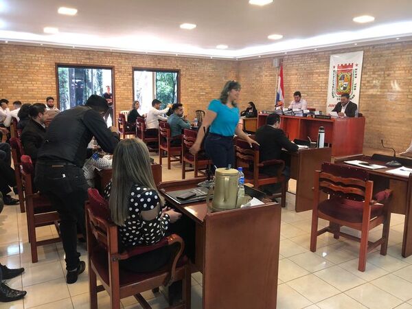 Junta aprueba suba de pasaje a G. 4.000 en Ciudad del Este - ABC en el Este - ABC Color