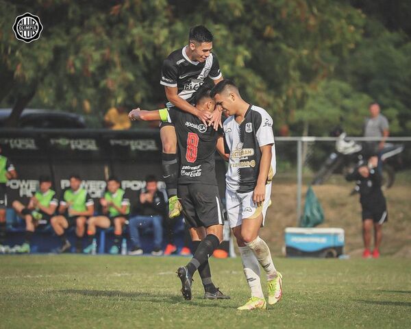 Reserva: Olimpia y Guaraní siguen compartiendo la cima - Fútbol - ABC Color