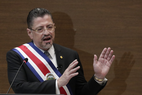 Chaves promete una ley para fijar un techo al precio de los combustibles en Costa Rica - MarketData