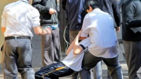 Estudiante fue golpeado en pleno pasillo del colegio