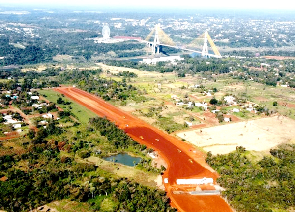 Se intensifican trabajos alrededor de los accesos al Puente de la Integración - La Clave