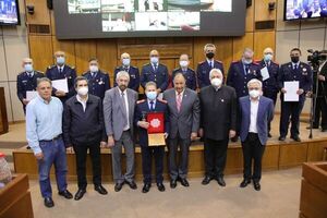 Bomberos fundadores piden leyes para mejorar el servicio y que dirigentes actuales se sienten a dialogar - Nacionales - ABC Color
