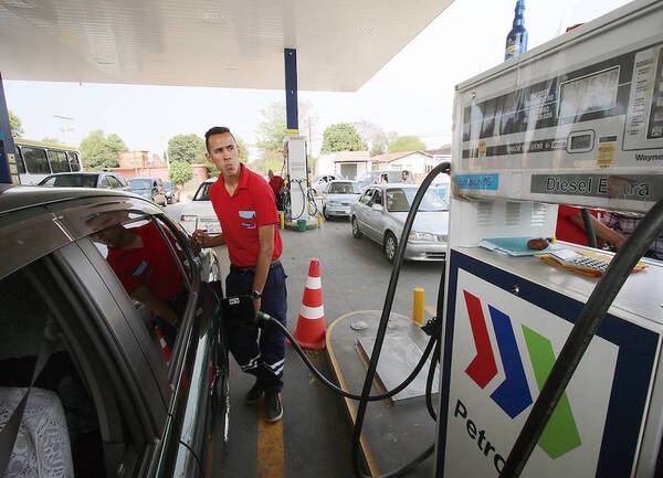 Diario HOY | Modus operandi: piden llenar el tanque, dicen que pagarán con tarjeta y luego huyen