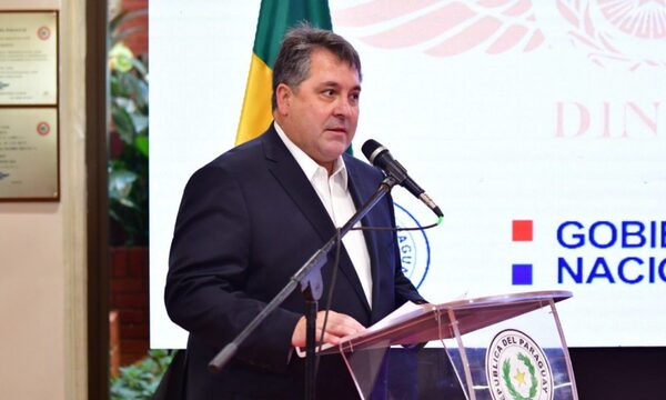 Nueva chicana para suspender audiencia por tapabocas de oro de la DINAC