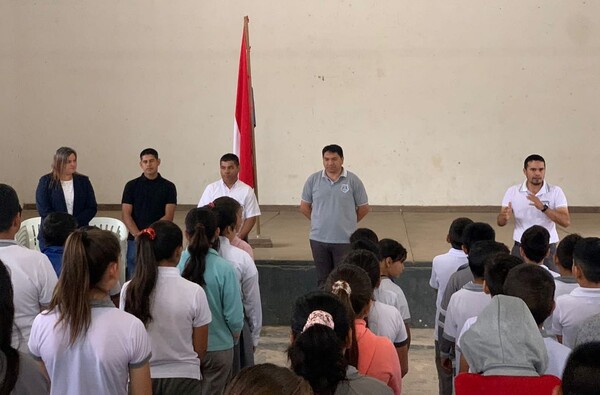 Entregaron mobiliarios a institución educativa del distrito de Boquerón