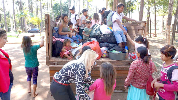 Nativos acuden a la Gobernación para pedir víveres y semillas - La Clave