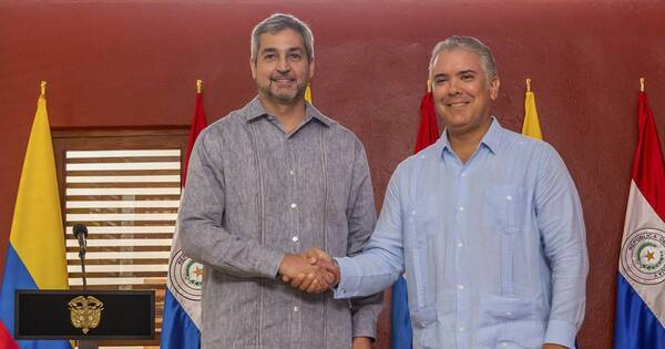 La Nación / Abdo Benítez viaja a Colombia para asunción de nuevo presidente
