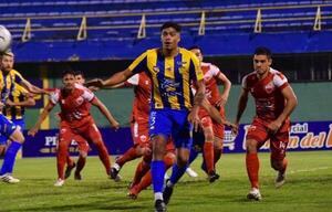 Fernando de la Mora arremete contra Luqueño por incluir jugador con contrato vencido