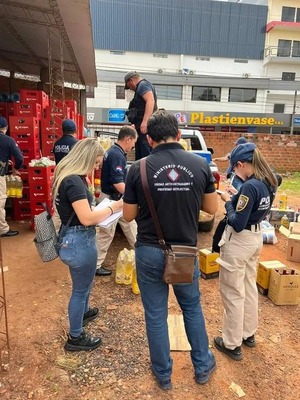 Fiscalía incauta productos que habrían ingresado de contrabando en Encarnación - PDS RADIO