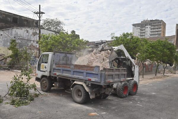 Ex Cervecería Paraguaya está siendo demolida - Nacionales - ABC Color