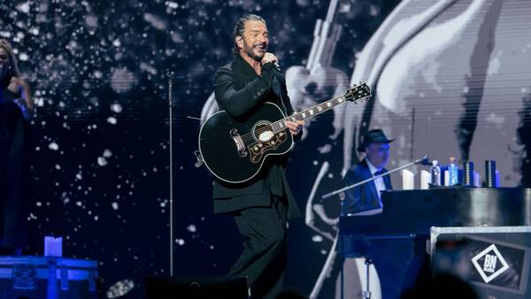 Crónica / Ricardo Arjona se viene para el alegrón de sus "mujeres"