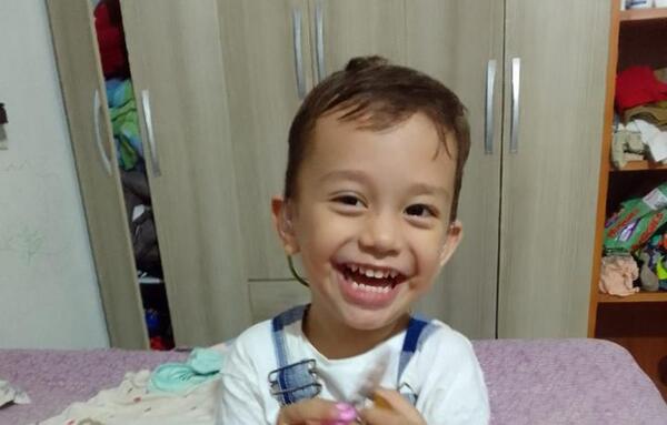 Invitan a milaneseada para ayudar al pequeño Elías: necesita implante coclear