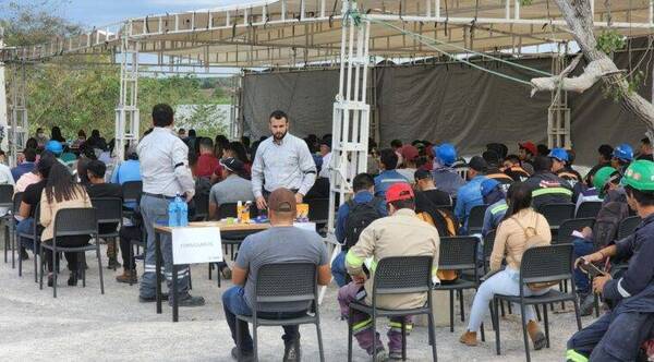Crónica / Feria de empleo de Cecon del Grupo Cartes, con multitudinaria concurrencia