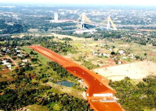 Se intensifican trabajos alrededor de los accesos al Puente de la Integración
