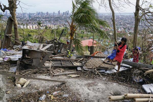 Filipinas: Navidad en pandemia y con secuelas de un tifón | 1000 Noticias