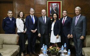 Una delegación de congresistas de los Estados Unidos visitó el Ministerio de Defensa - Megacadena — Últimas Noticias de Paraguay