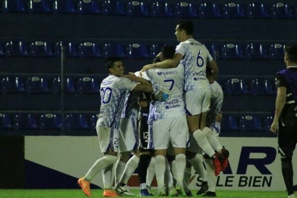 Diario HOY | Sol de América sobrevive en los penales y avanza en la Copa Paraguay