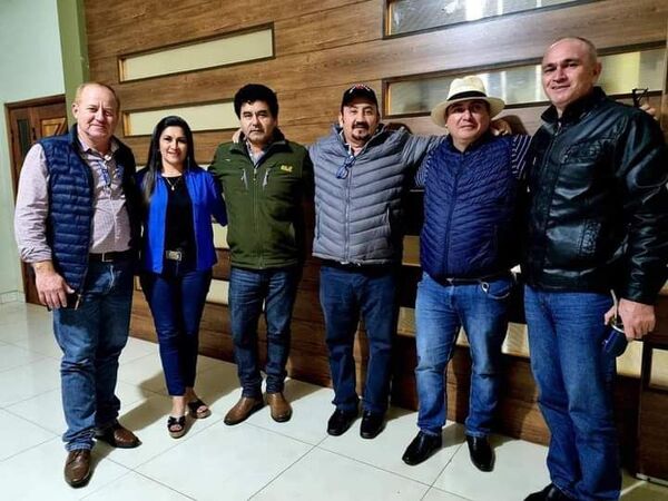 Pereira recibe apoyo del Equipo Joven y podría convertirse en único candidato del PLRA