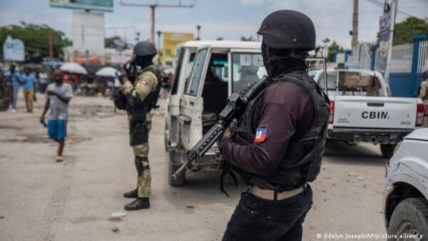 Policía haitiana libera a seis secuestrados, entre ellos un francés