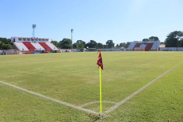 El líder abre la decimotercera fecha de la Primera C - Fútbol - ABC Color