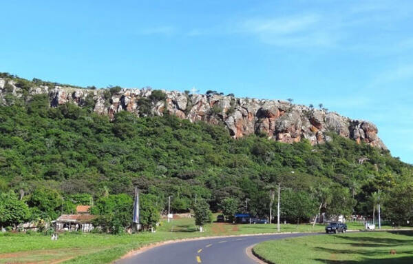 ¿Quién es la cuerona que se empelotó en el cerro Yaguarón?