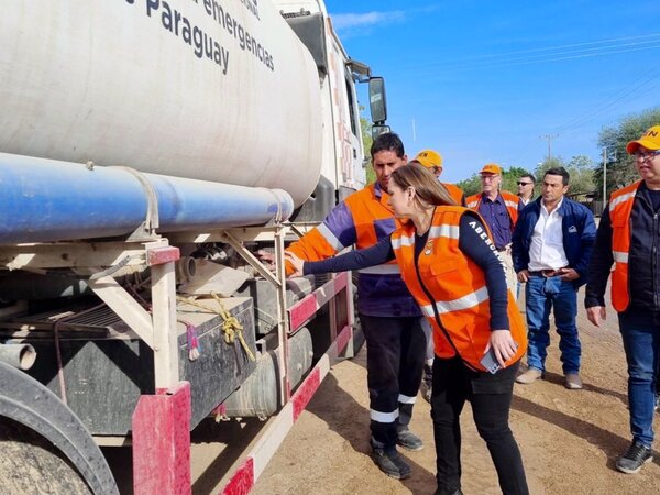 Distribuyen agua potable a comunidades afectadas por sequía en el Chaco | 1000 Noticias