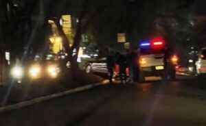 Conductor ebrio perdió el control de su rodado y derribó una columna