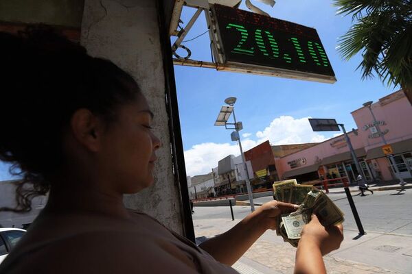 La inflación en EEUU perjudica a las remesas que se envían a Latinoamérica - Mundo - ABC Color