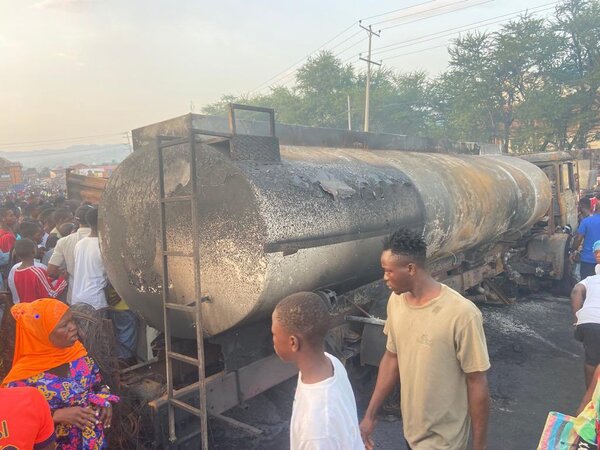 Sierra Leona: explosión de camión con combustible deja 92 muertos | 1000 Noticias