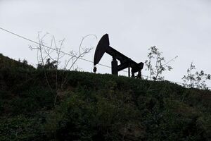 Precios del petróleo bajan a niveles preguerra en Ucrania - Mundo - ABC Color
