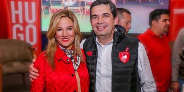 Esposa del “Toro” ya participaba de actos políticos antes de obtener permiso como fiscal