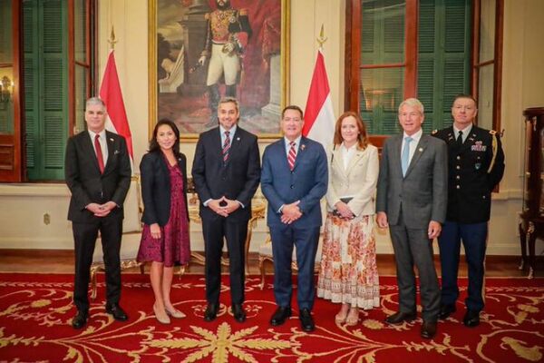 Visita de congresistas marca sólida relación y colaboración entre Paraguay y EEUU, resalta presidente