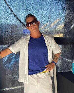 Alejandro Sanz, emocionado tras subir al “Tren Bala” de Brad Pitt y Bud Bunny cantando La Despedida - Gente - ABC Color