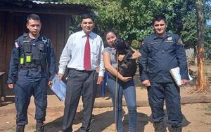 Rescatan a perrita embarazada de hombre que mató a otro perro tras colgarlo de un árbol en Coronel Oviedo – Prensa 5